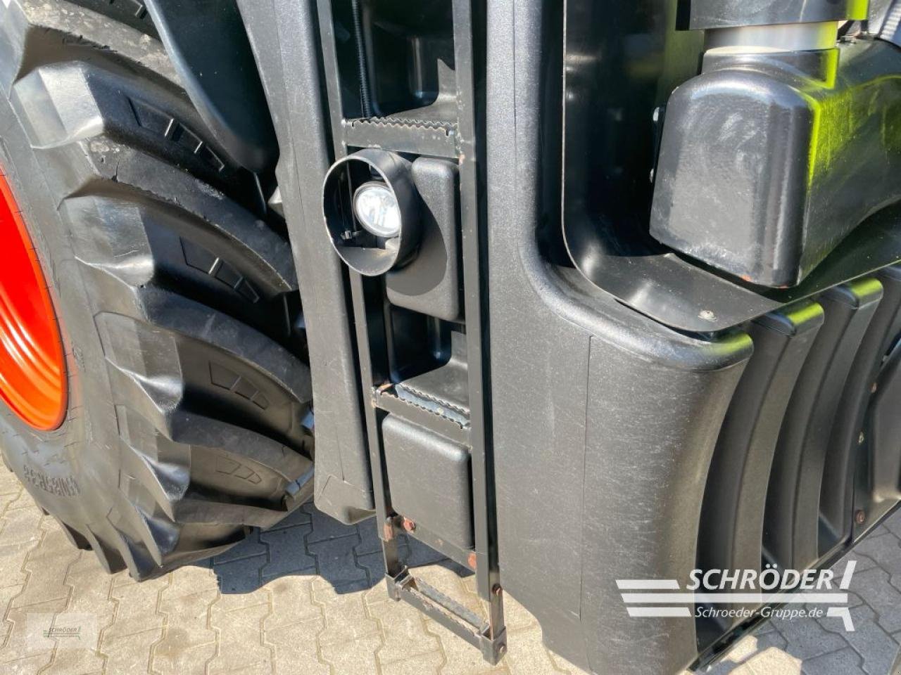 Traktor des Typs CLAAS AXION 920 CMATIC, Gebrauchtmaschine in Wildeshausen (Bild 18)