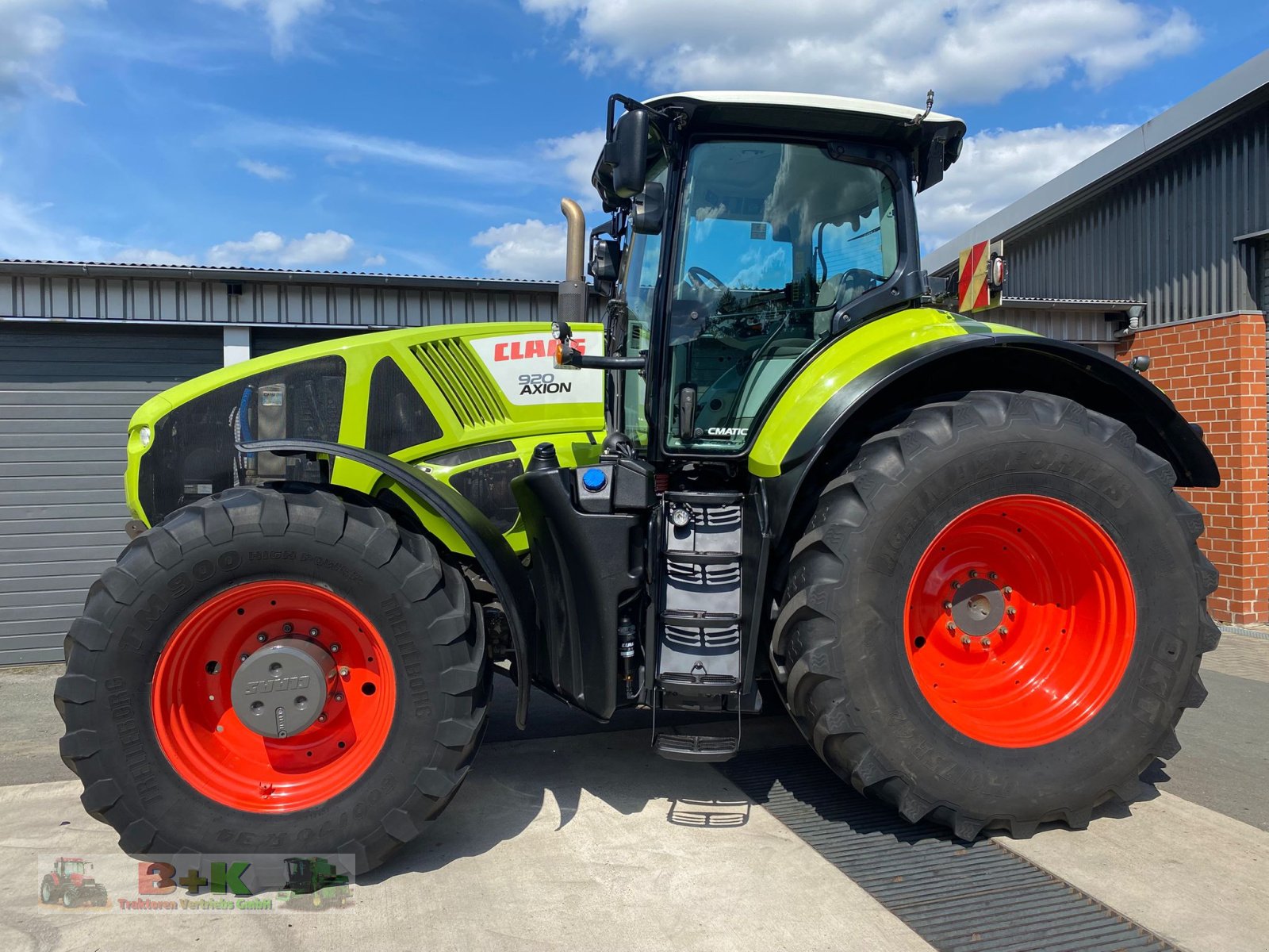 Traktor of the type CLAAS Axion 920 Cmatic, Gebrauchtmaschine in Kettenkamp (Picture 2)
