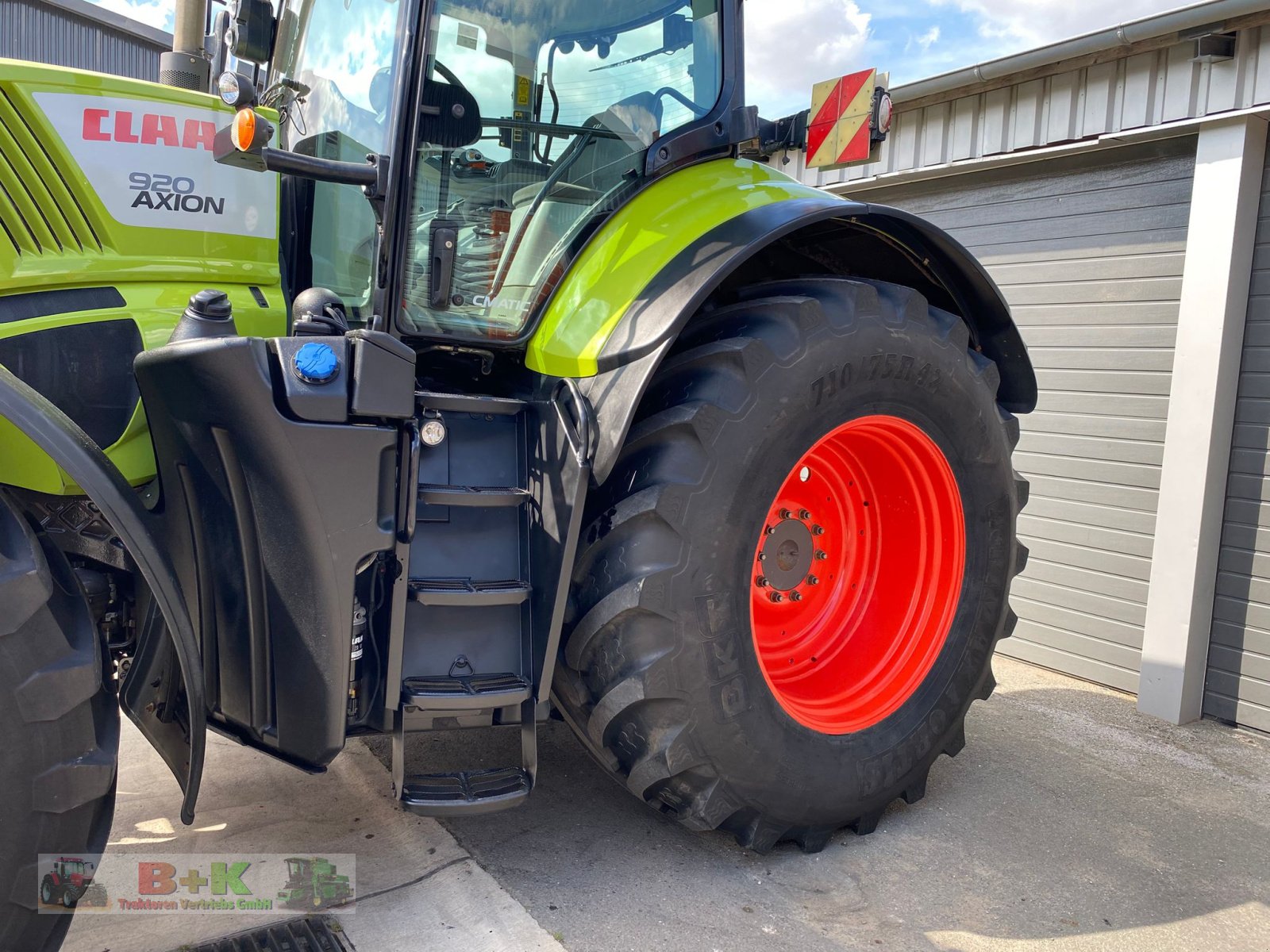 Traktor of the type CLAAS Axion 920 Cmatic, Gebrauchtmaschine in Kettenkamp (Picture 3)