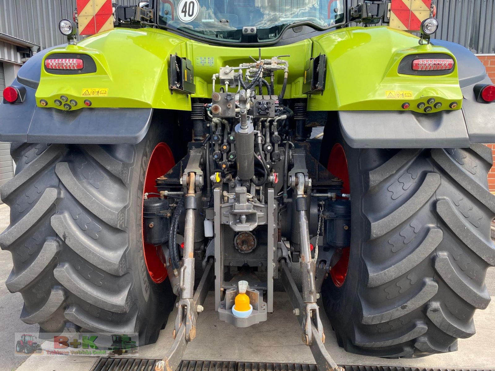 Traktor of the type CLAAS Axion 920 Cmatic, Gebrauchtmaschine in Kettenkamp (Picture 9)