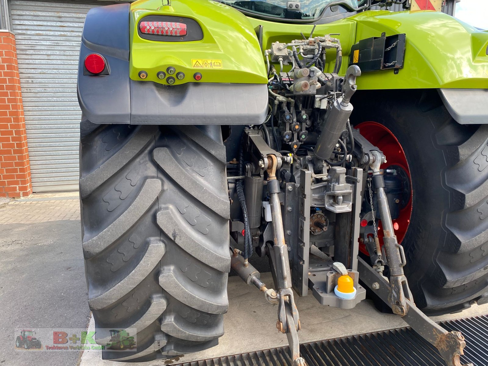 Traktor of the type CLAAS Axion 920 Cmatic, Gebrauchtmaschine in Kettenkamp (Picture 10)