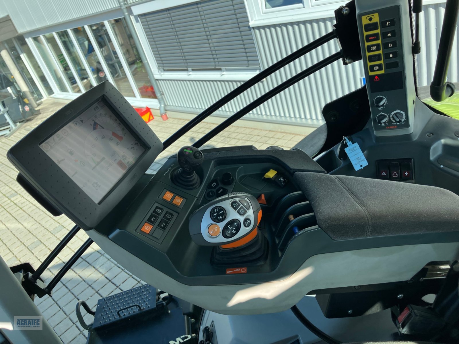 Traktor typu CLAAS Axion 920, Gebrauchtmaschine v Salching bei Straubing (Obrázek 15)