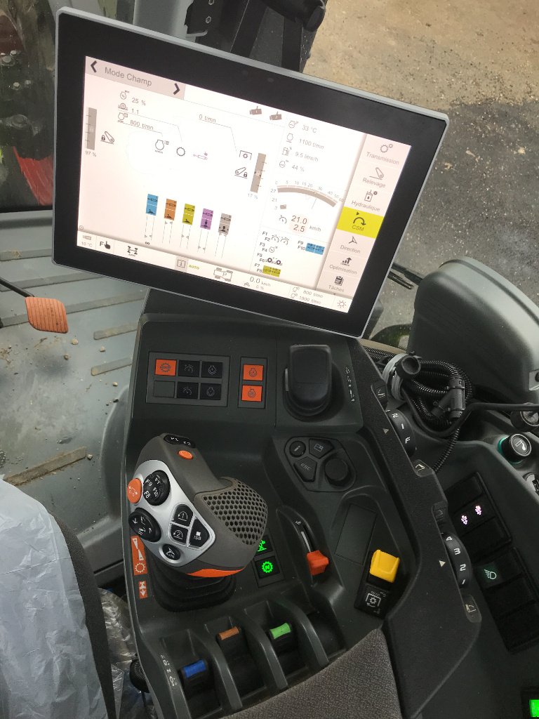 Traktor типа CLAAS AXION 930 CEBIS, Gebrauchtmaschine в MORLHON LE HAUT (Фотография 11)