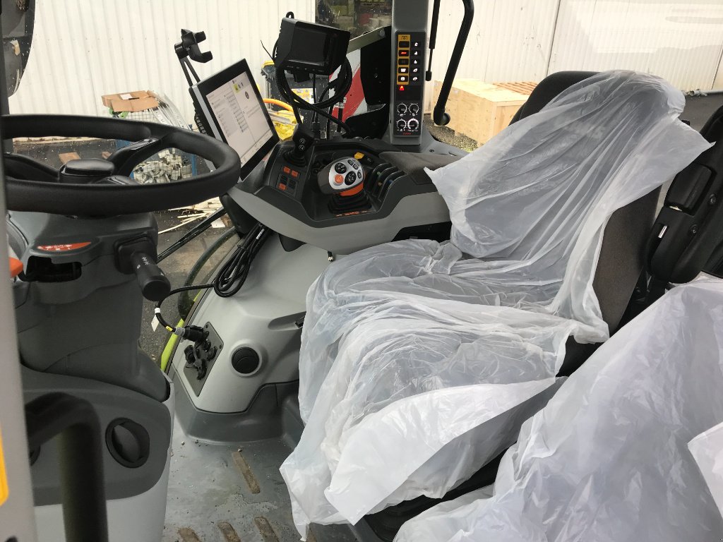 Traktor типа CLAAS AXION 930 CEBIS, Gebrauchtmaschine в MORLHON LE HAUT (Фотография 10)