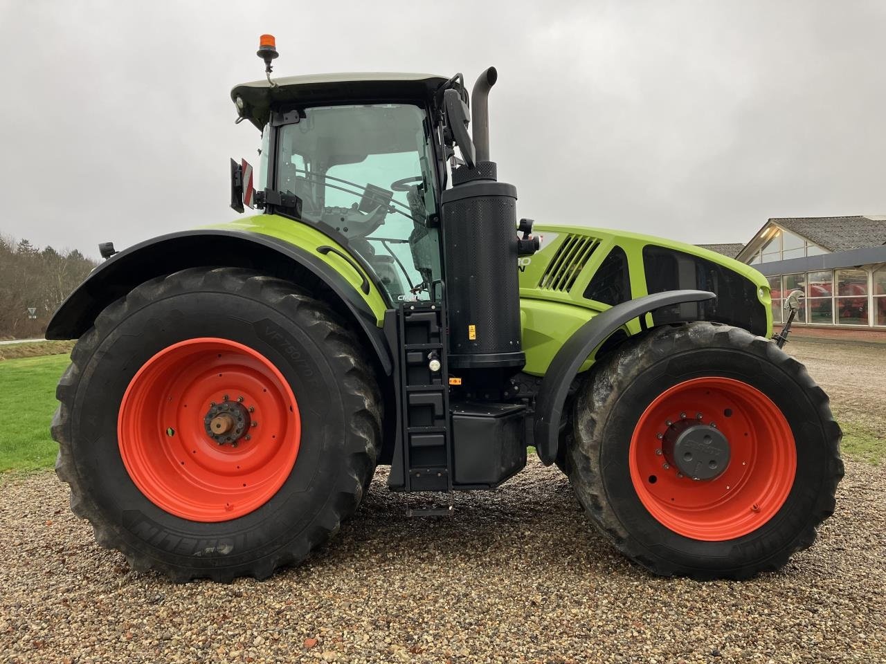 Traktor des Typs CLAAS AXION 930 CMATIC, Gebrauchtmaschine in Grindsted (Bild 9)