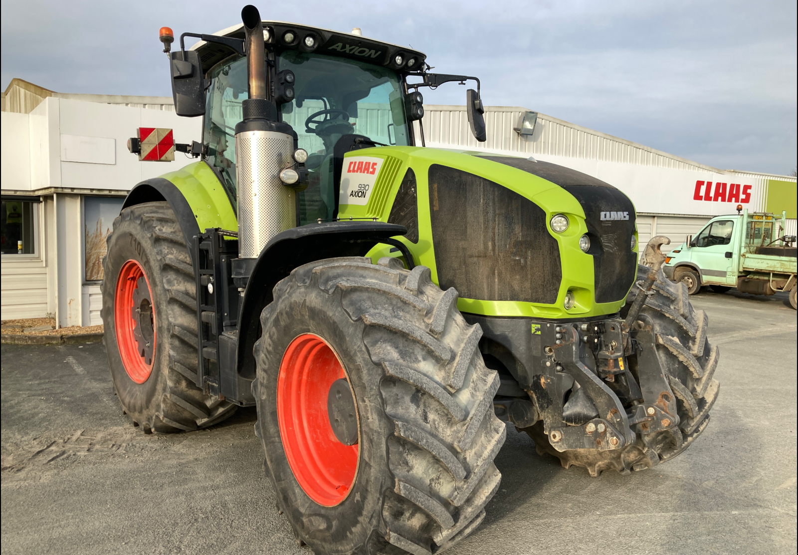 Traktor типа CLAAS AXION 930 CMATIC, Gebrauchtmaschine в ST CLEMENT DE LA PLACE (Фотография 7)
