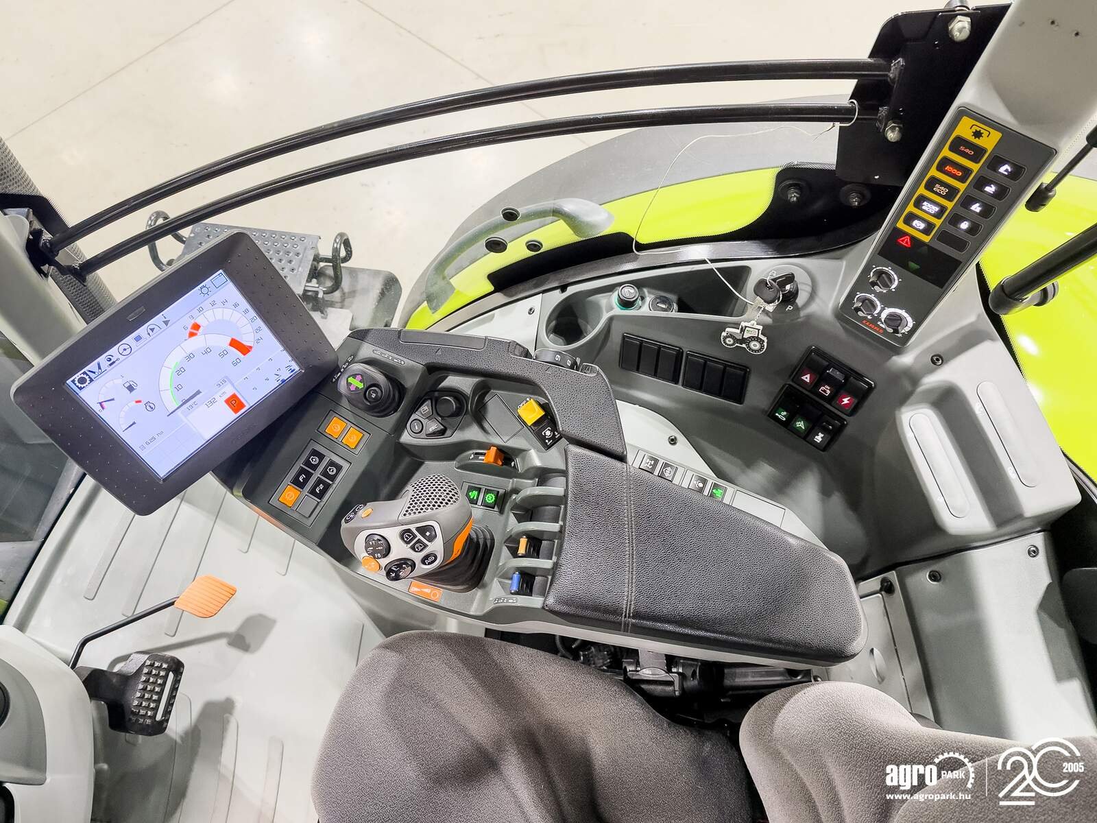 Traktor of the type CLAAS Axion 930, Gebrauchtmaschine in Csengele (Picture 9)