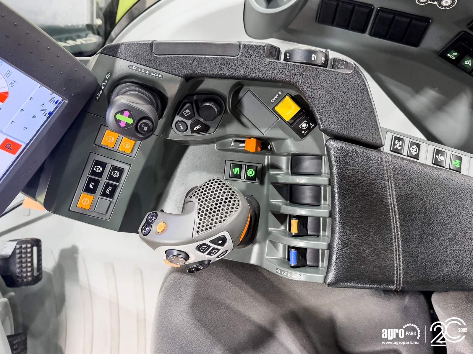 Traktor of the type CLAAS Axion 930, Gebrauchtmaschine in Csengele (Picture 15)