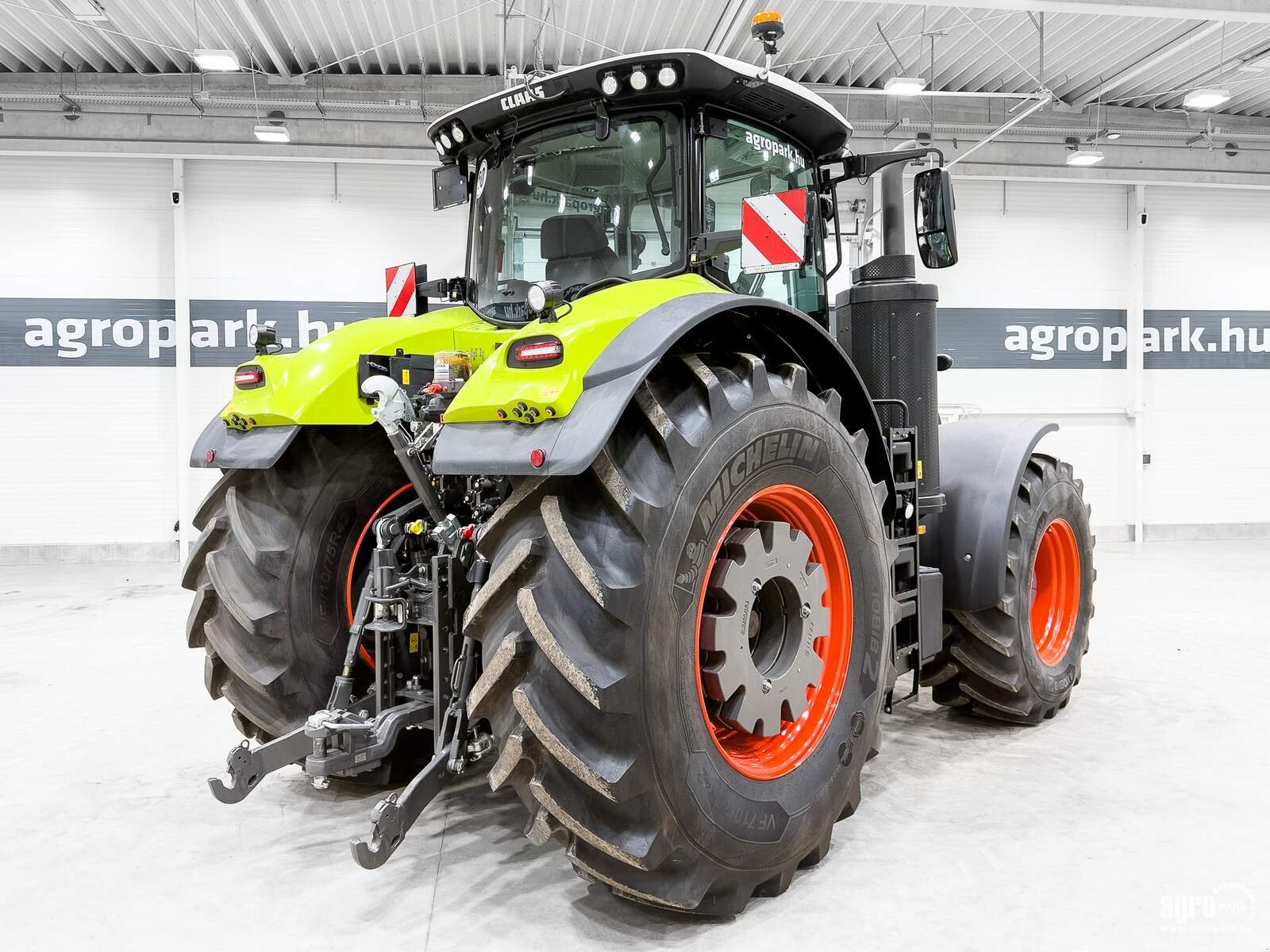 Traktor des Typs CLAAS Axion 930, Gebrauchtmaschine in Csengele (Bild 3)