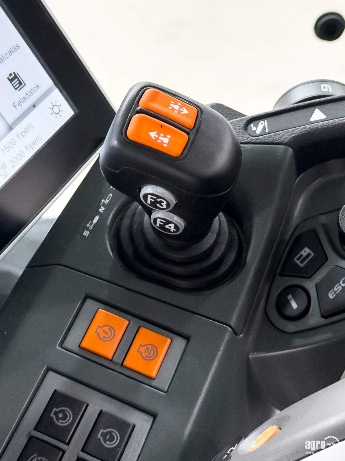 Traktor des Typs CLAAS Axion 930, Gebrauchtmaschine in Csengele (Bild 14)