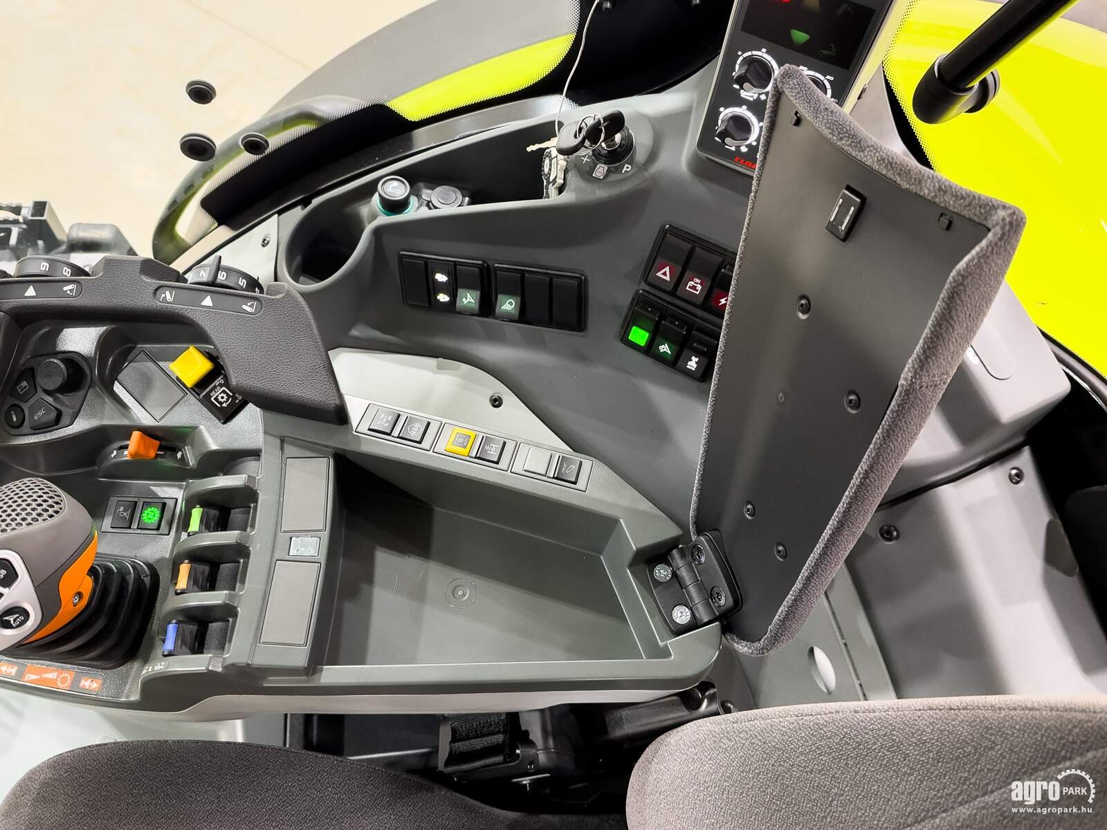 Traktor des Typs CLAAS Axion 930, Gebrauchtmaschine in Csengele (Bild 17)