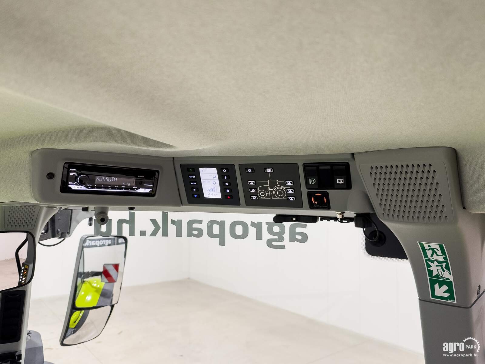 Traktor des Typs CLAAS Axion 930, Gebrauchtmaschine in Csengele (Bild 26)