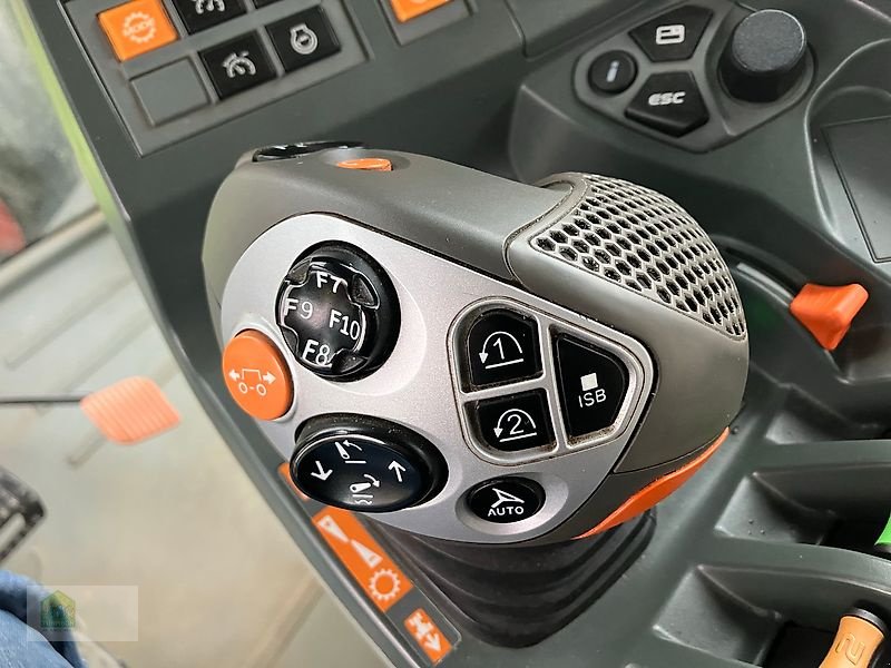 Traktor от тип CLAAS Axion 930, Gebrauchtmaschine в Salsitz (Снимка 12)