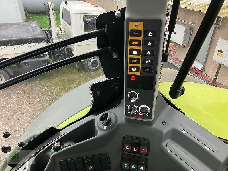 Traktor от тип CLAAS Axion 930, Gebrauchtmaschine в Salsitz (Снимка 11)