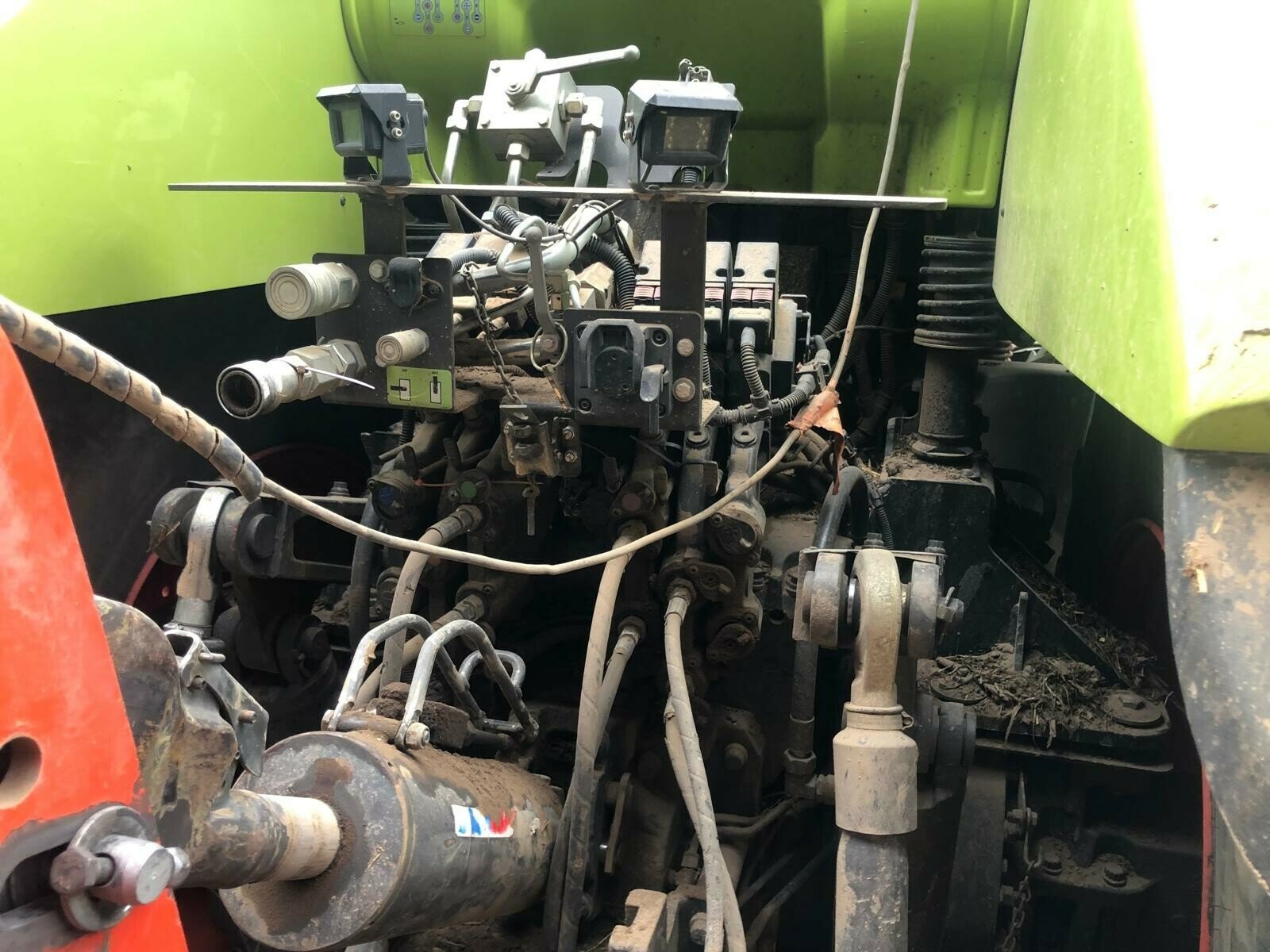 Traktor Türe ait CLAAS AXION 930, Gebrauchtmaschine içinde ST CLEMENT DE LA PLACE (resim 9)