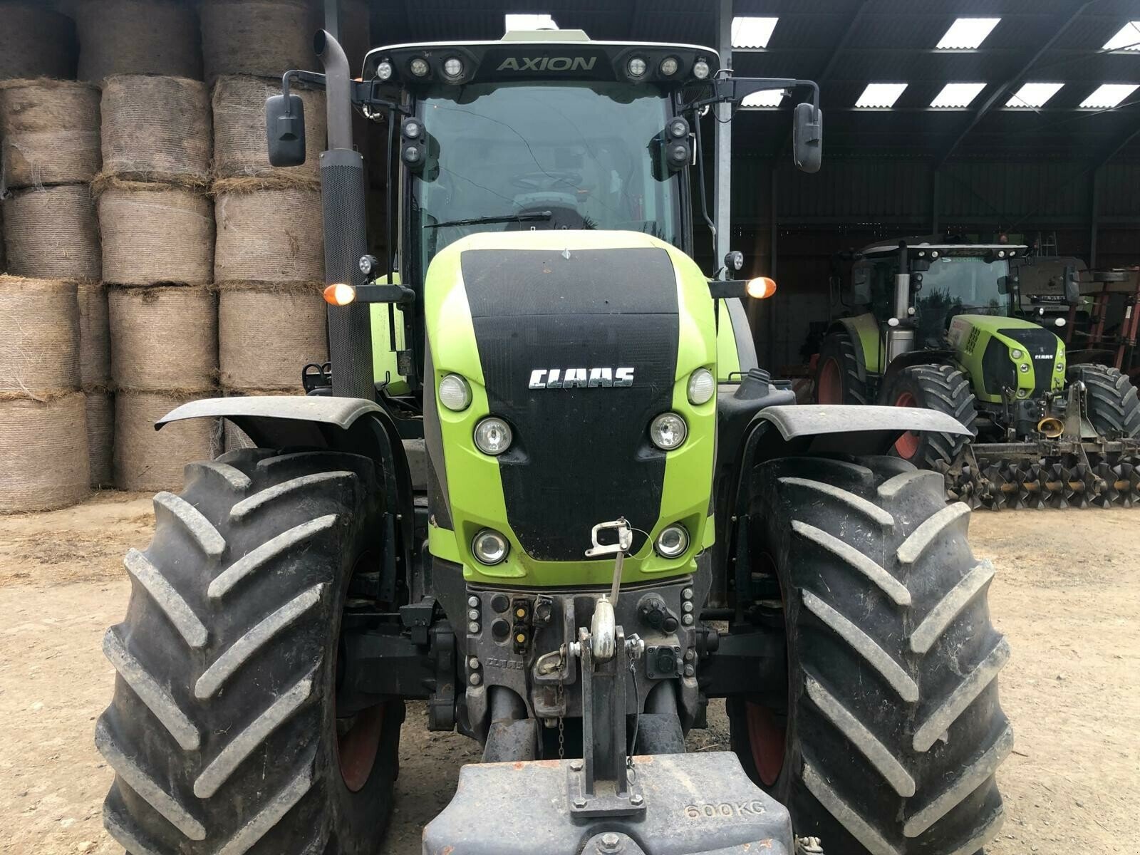 Traktor Türe ait CLAAS AXION 930, Gebrauchtmaschine içinde ST CLEMENT DE LA PLACE (resim 4)