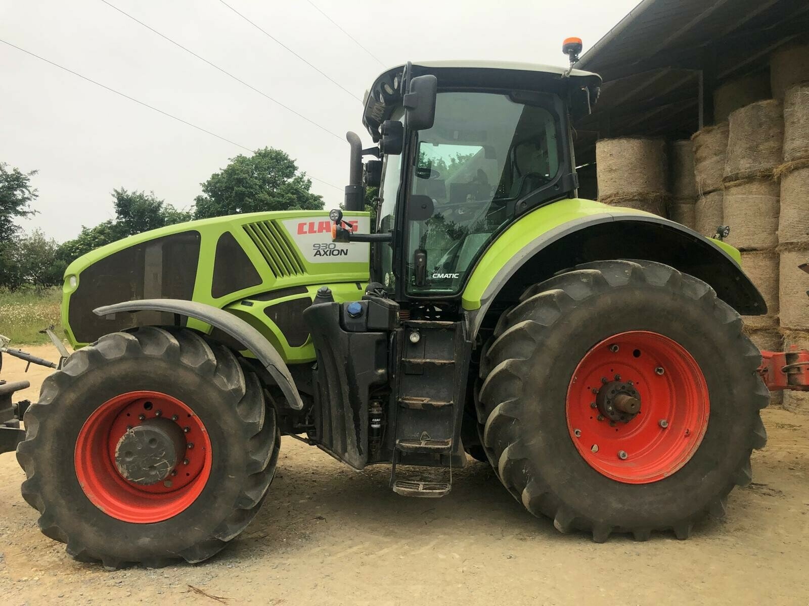 Traktor Türe ait CLAAS AXION 930, Gebrauchtmaschine içinde ST CLEMENT DE LA PLACE (resim 5)