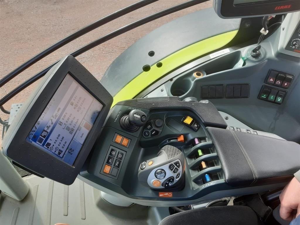 Traktor του τύπου CLAAS AXION 950 CMATIC CEBIS, Gebrauchtmaschine σε Lommatzsch (Φωτογραφία 6)