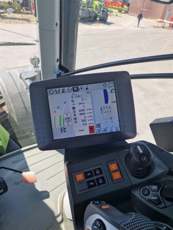 Traktor от тип CLAAS Axion 950 CMatic GPS. Auto Steer. CEBIS Terminal S10. Front lift. 50 km/t. Variable transmission., Gebrauchtmaschine в Kolding (Снимка 4)