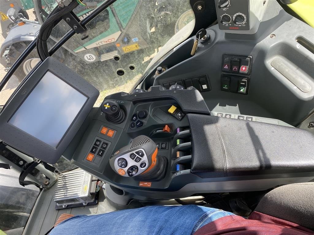 Traktor des Typs CLAAS Axion 950 CMatic GPS. Auto Steering klar. Frontlift. Foraksel og kabine affjedring. Luftbremser. Hitch krog., Gebrauchtmaschine in Kolding (Bild 10)