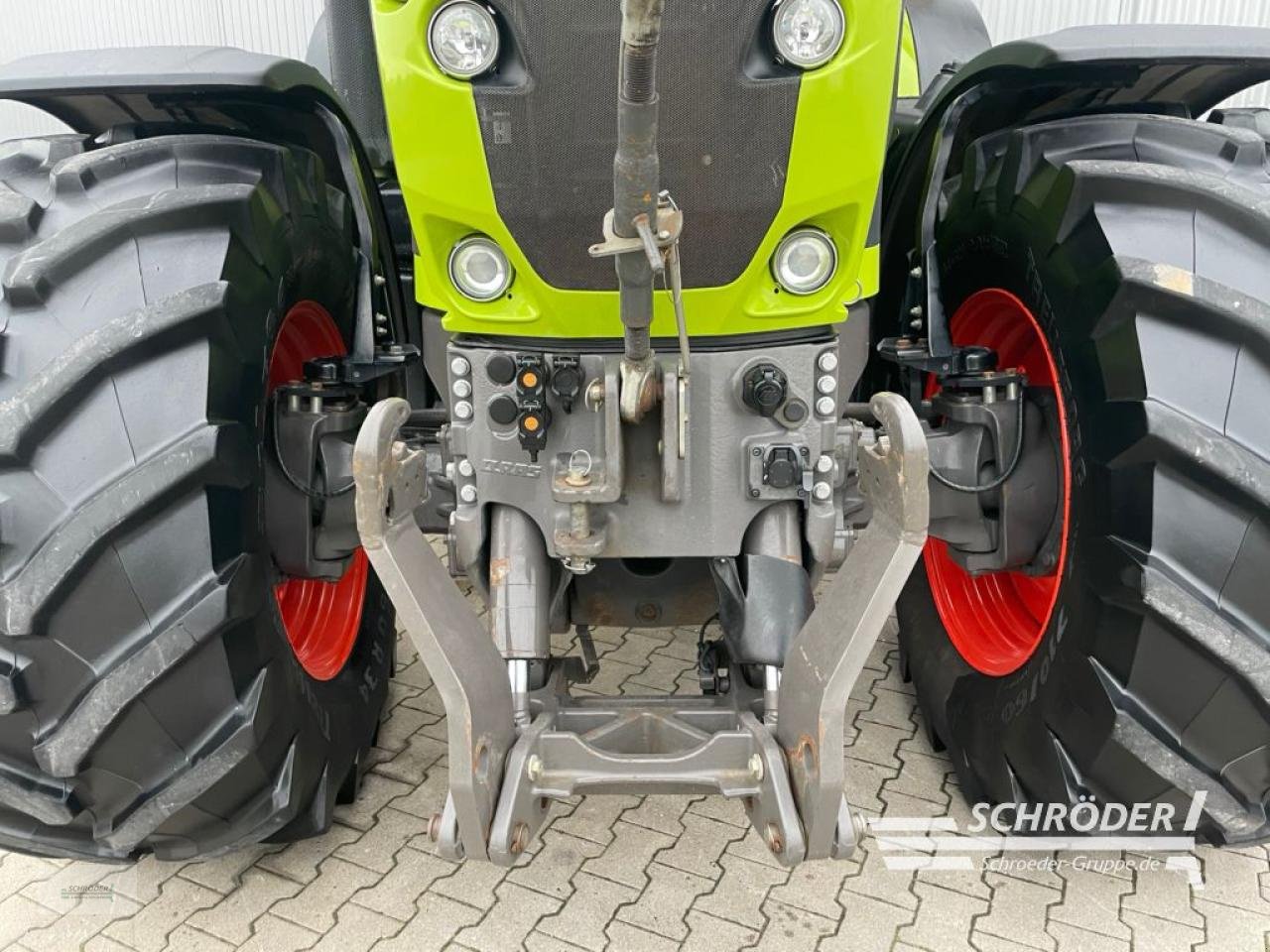 Traktor des Typs CLAAS AXION 950 CMATIC RTK, Gebrauchtmaschine in Wildeshausen (Bild 8)