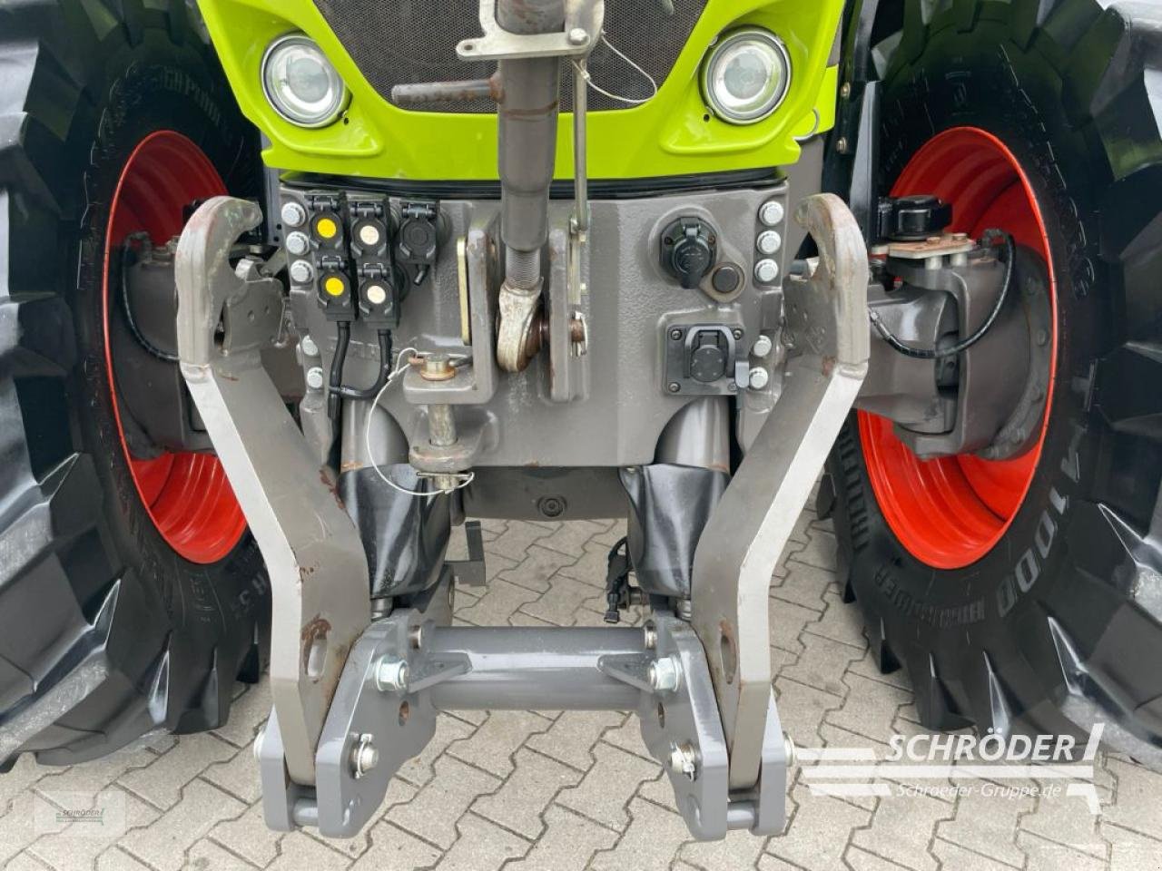 Traktor des Typs CLAAS AXION 950 CMATIC RTK, Gebrauchtmaschine in Wildeshausen (Bild 8)
