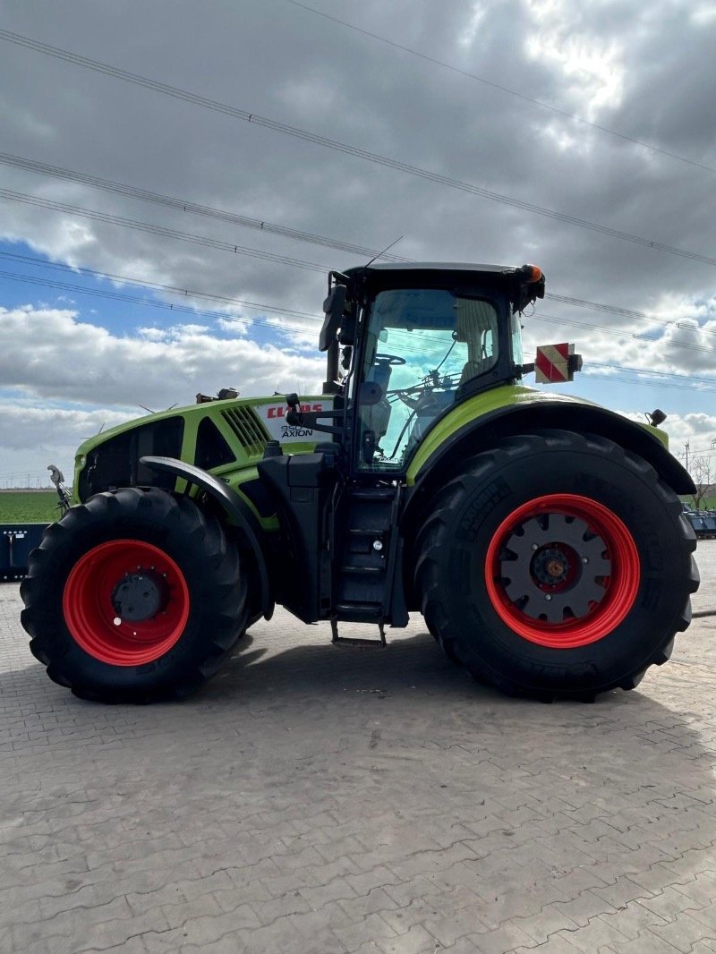 Traktor от тип CLAAS Axion 950, Gebrauchtmaschine в Nauen (Снимка 3)