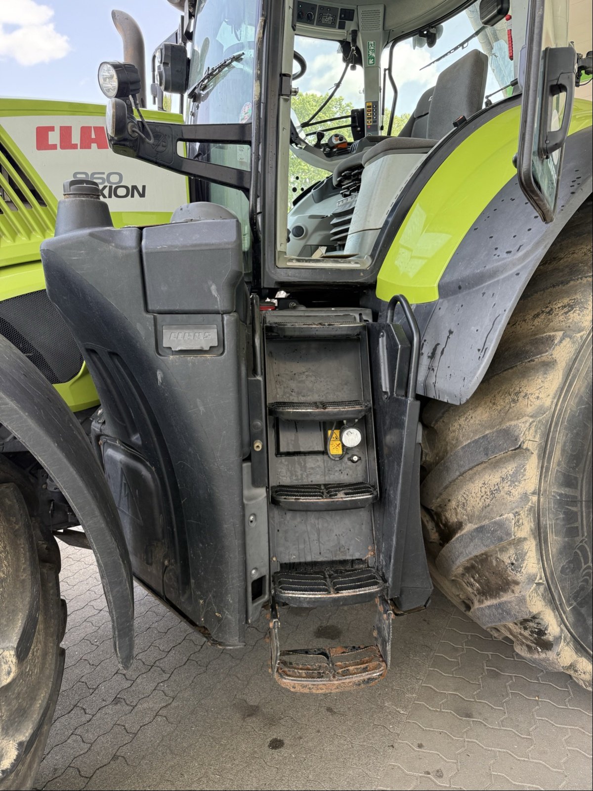 Traktor del tipo CLAAS Axion 960 C-Matic CEBIS, Gebrauchtmaschine In Bützow (Immagine 12)