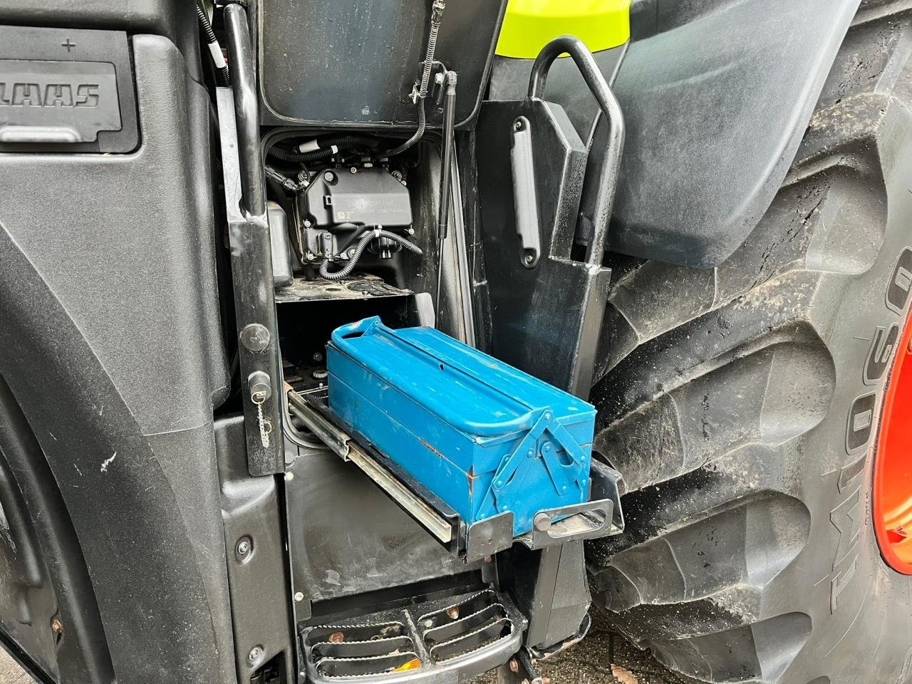 Traktor of the type CLAAS AXION 960 CEBIS, Gebrauchtmaschine in Tim (Picture 16)