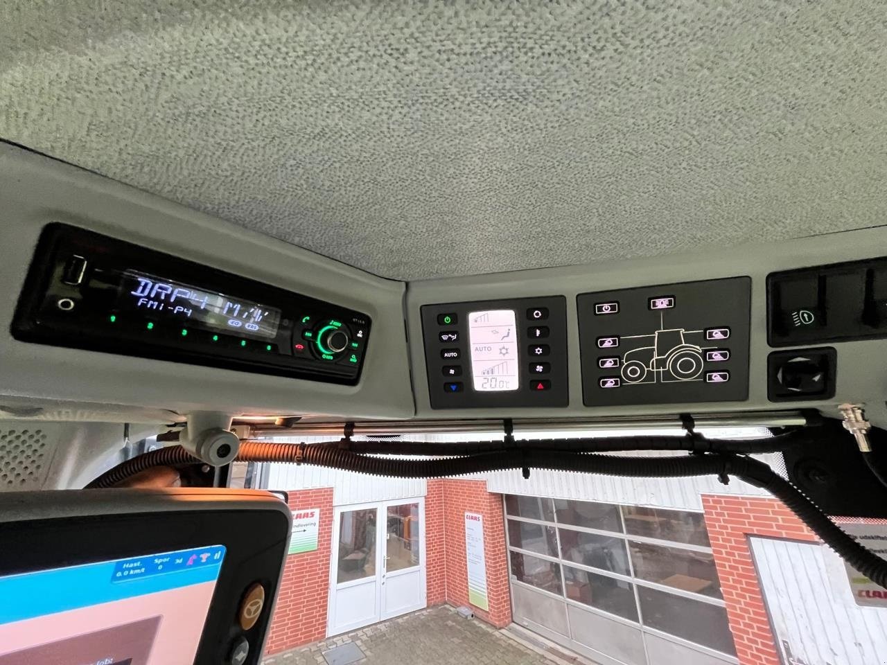 Traktor of the type CLAAS AXION 960 CEBIS, Gebrauchtmaschine in Tim (Picture 14)