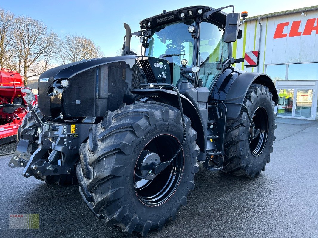 Traktor типа CLAAS AXION 960 CMATIC CEBIS BLACK EDITION, RDA, MAXI CARE 2027, Lenksystem, nur 1.838 h !, Gebrauchtmaschine в Neerstedt (Фотография 1)