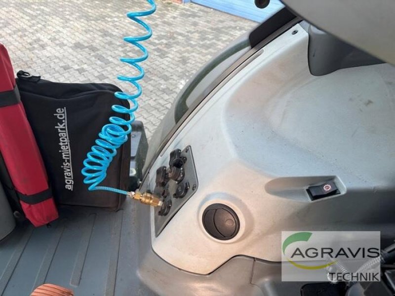 Traktor of the type CLAAS AXION 960 CMATIC CEBIS, Gebrauchtmaschine in Meppen (Picture 20)