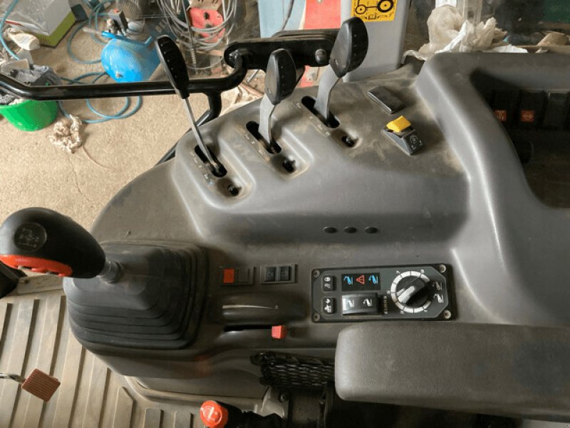 Traktor typu CLAAS AXOS 230 TRADITION, Gebrauchtmaschine v CHATEAU GAILLARD (Obrázek 6)