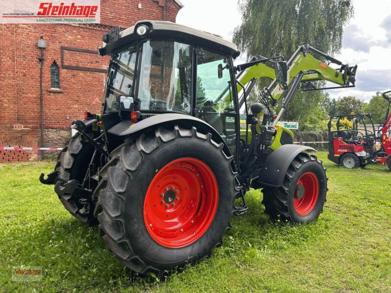 Traktor of the type CLAAS Axos 240 Adv. FL, Neumaschine in Rollwitz (Picture 4)