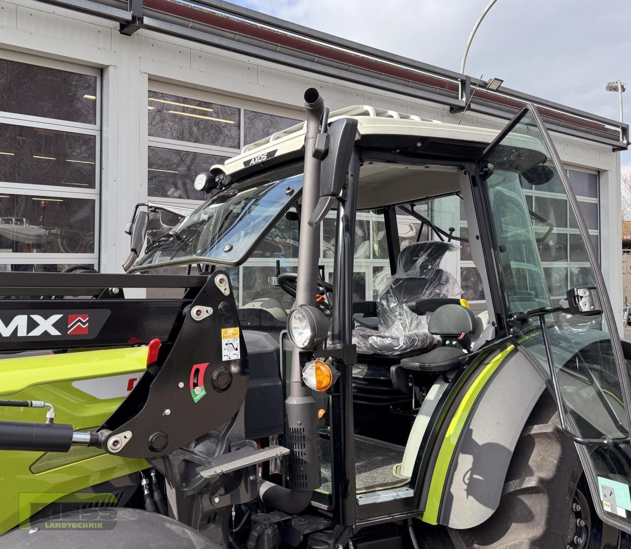 Traktor des Typs CLAAS AXOS 240 Advanced Black A110, Neumaschine in Homberg (Ohm) - Maulbach (Bild 14)