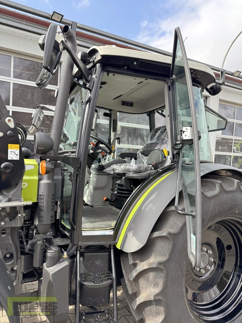 Traktor a típus CLAAS AXOS 240 Advanced Black A110, Neumaschine ekkor: Homberg (Ohm) - Maulbach (Kép 17)