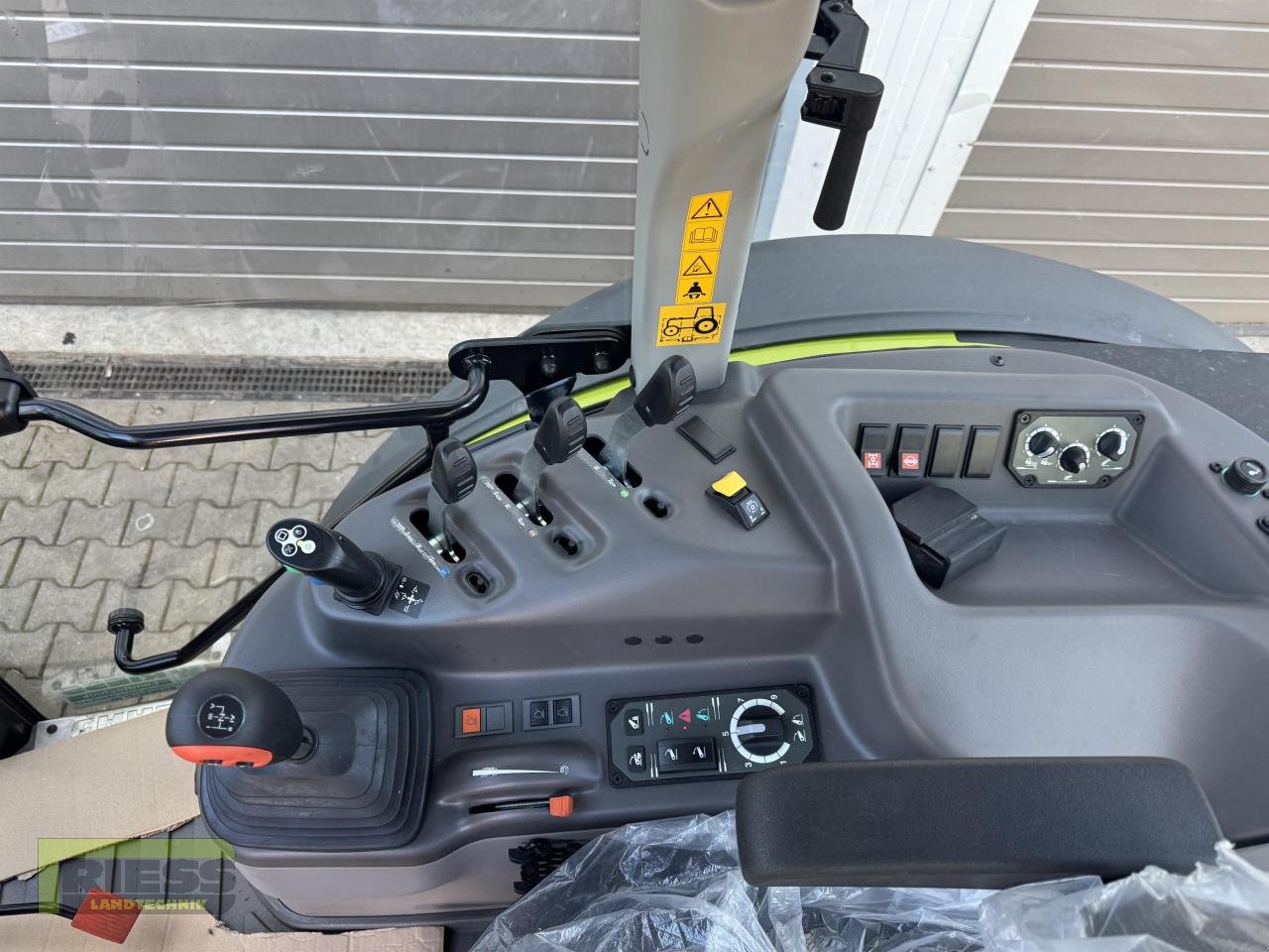 Traktor Türe ait CLAAS AXOS 240 Advanced + MX A106, Neumaschine içinde Homberg/Ohm - Maulbach (resim 5)