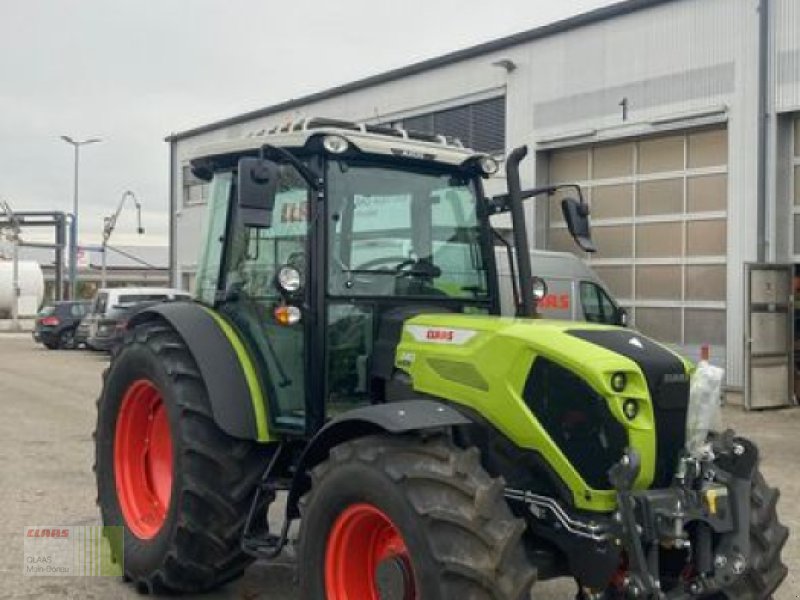Traktor of the type CLAAS AXOS 240 ADVANCED, Neumaschine in Allershausen (Picture 1)