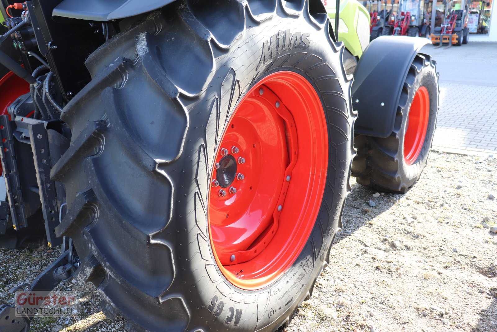 Traktor des Typs CLAAS AXOS 240 Advanced, Neumaschine in Mitterfels (Bild 7)