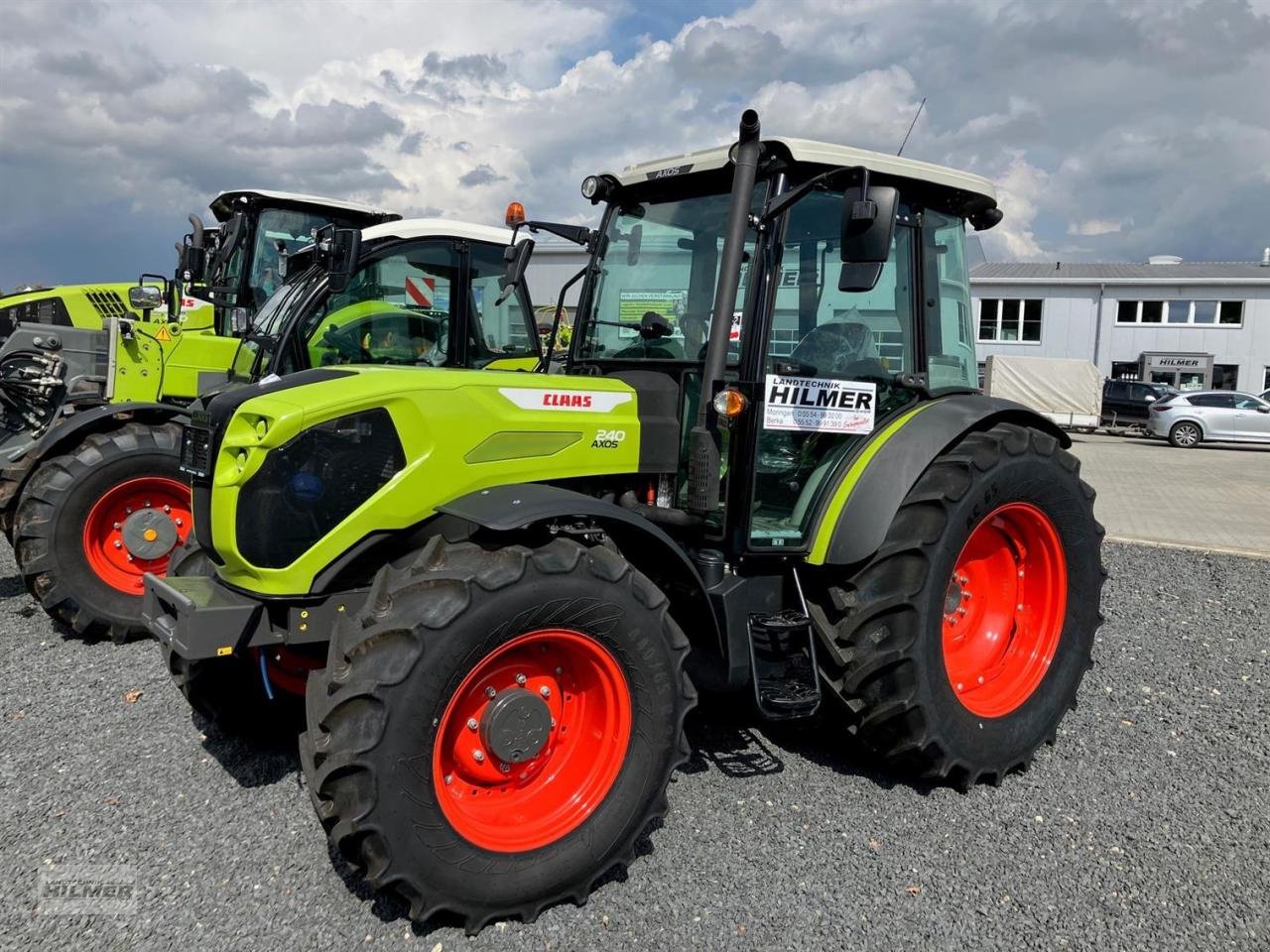 Traktor of the type CLAAS Axos 240 Advanced, Neumaschine in Moringen (Picture 1)