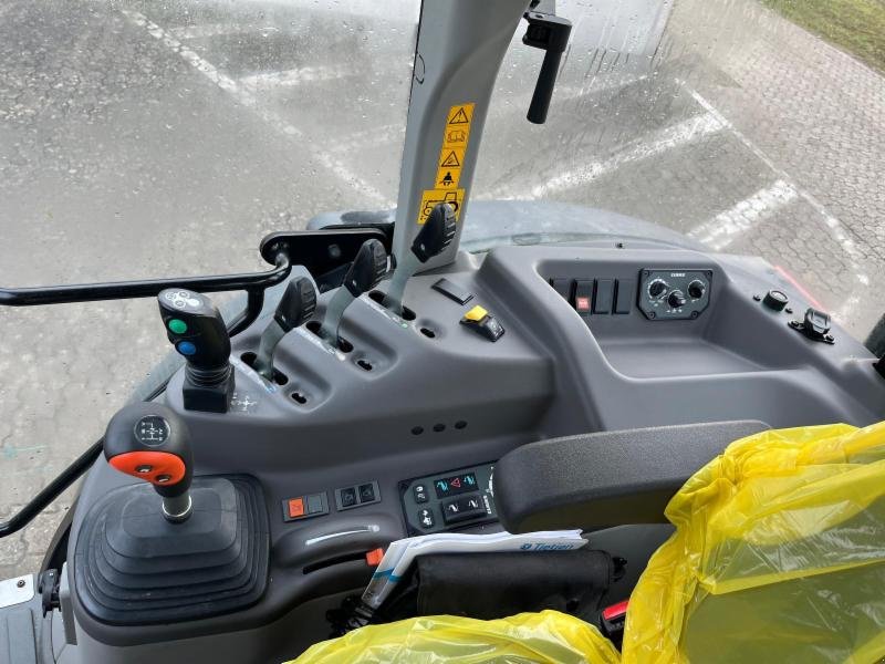 Traktor typu CLAAS AXOS 240, Gebrauchtmaschine v Hockenheim (Obrázek 12)