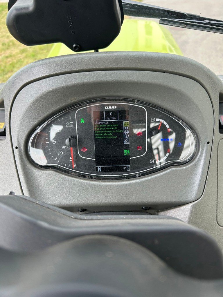 Traktor van het type CLAAS Axos 240, Ausstellungsmaschine in Domdidier (Foto 7)