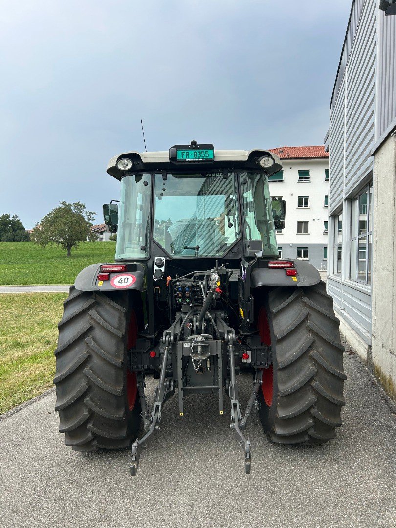 Traktor van het type CLAAS Axos 240, Ausstellungsmaschine in Domdidier (Foto 4)