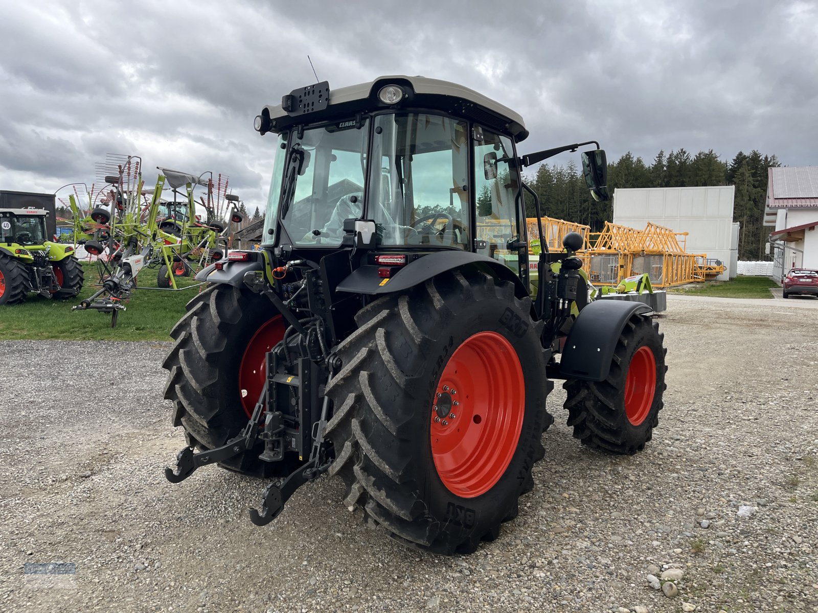 Traktor des Typs CLAAS Axos 240, Neumaschine in Schnaitsee (Bild 7)