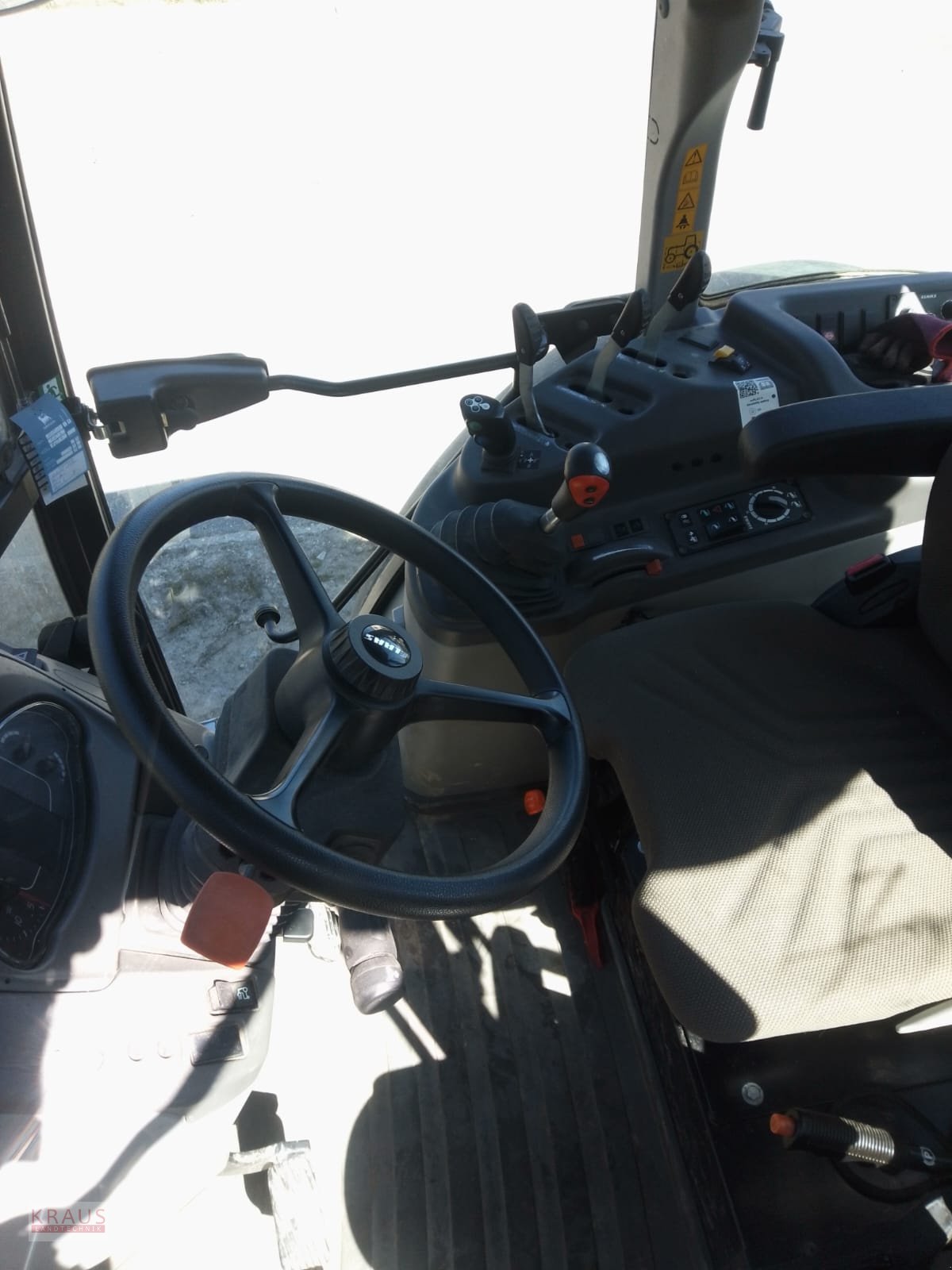 Traktor du type CLAAS Axos 240, Gebrauchtmaschine en Geiersthal (Photo 4)