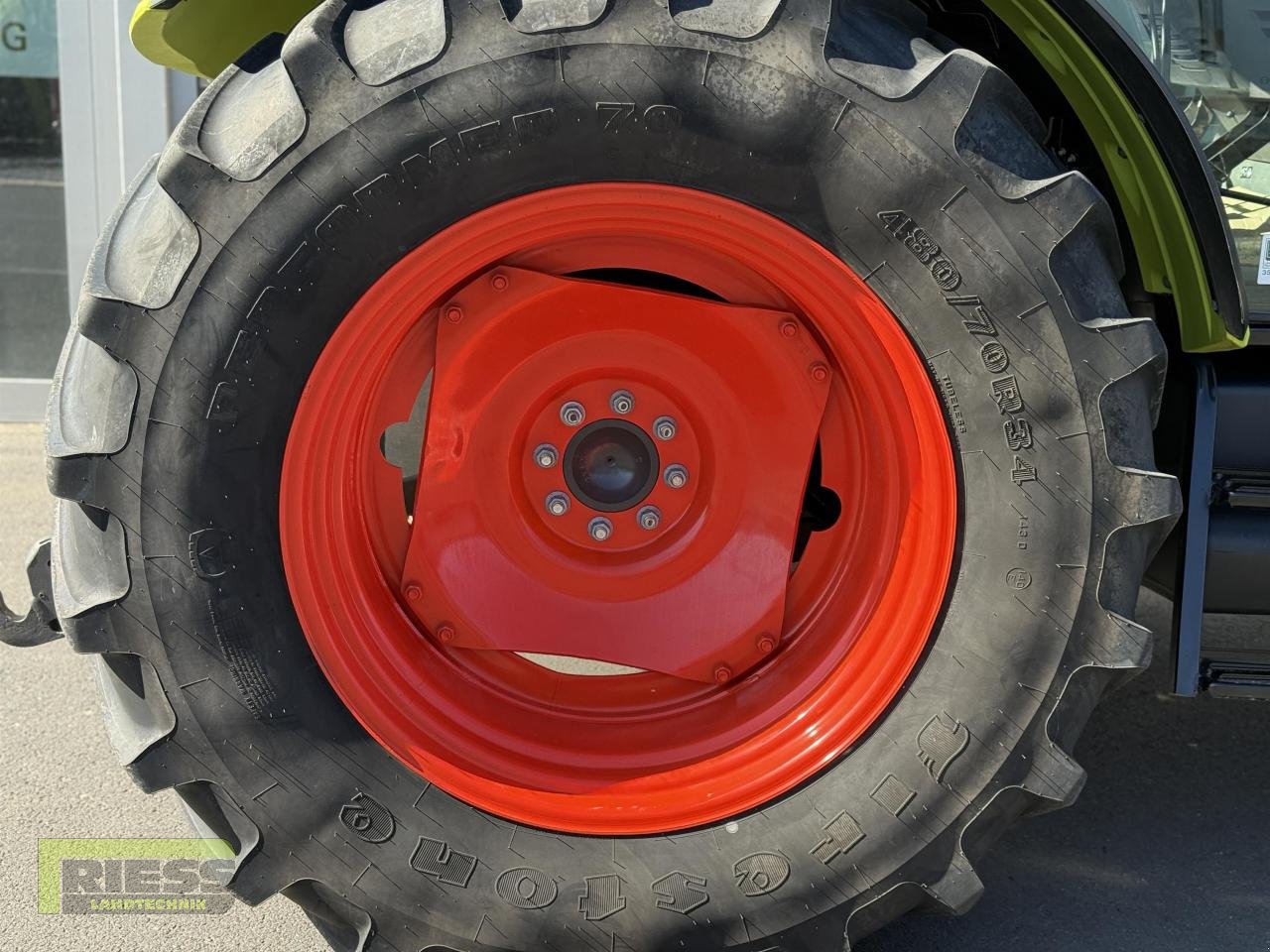 Traktor от тип CLAAS AXOS 310 CL A22 Quicke A46 Sauter FHZ, Gebrauchtmaschine в Homberg/Ohm - Maulbach (Снимка 15)