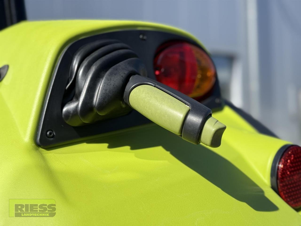 Traktor des Typs CLAAS AXOS 310 CL A22 Quicke A46 Sauter FHZ, Gebrauchtmaschine in Homberg/Ohm - Maulbach (Bild 13)