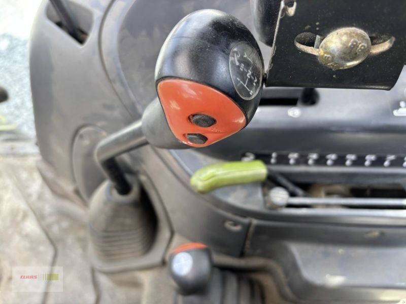Traktor typu CLAAS AXOS 310 CX, Gebrauchtmaschine w Mengkofen (Zdjęcie 11)