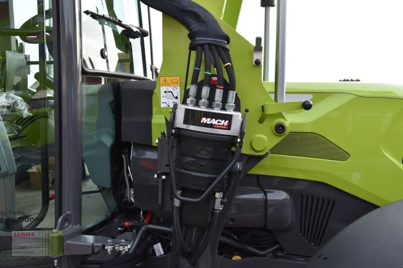 Traktor des Typs CLAAS AXOS  3.105 mit  FL 100 C, Neumaschine in Volkenschwand (Bild 6)