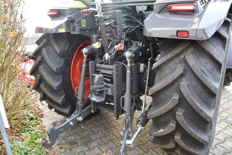 Traktor des Typs CLAAS AXOS  3.105 mit  FL 100 C, Neumaschine in Volkenschwand (Bild 7)